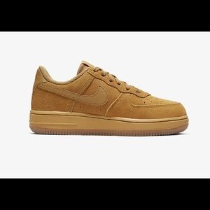 NIKE AIR FORCE 1 LV8 3 (GS) SIZE 4.5Y